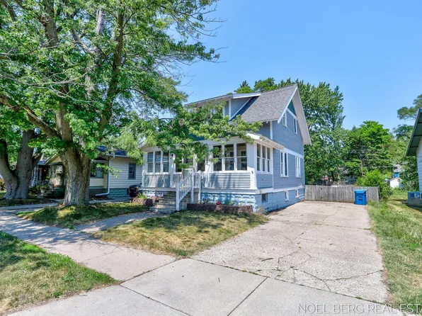 1307 Waverly Ave, Grand Haven, MI 49417