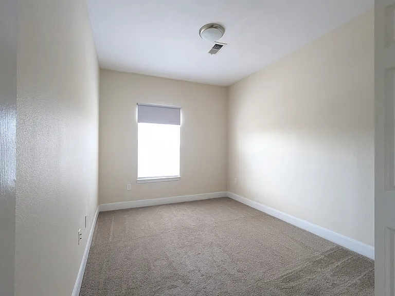 11624 Tomahawk Creek Pkwy #F — Photo 10