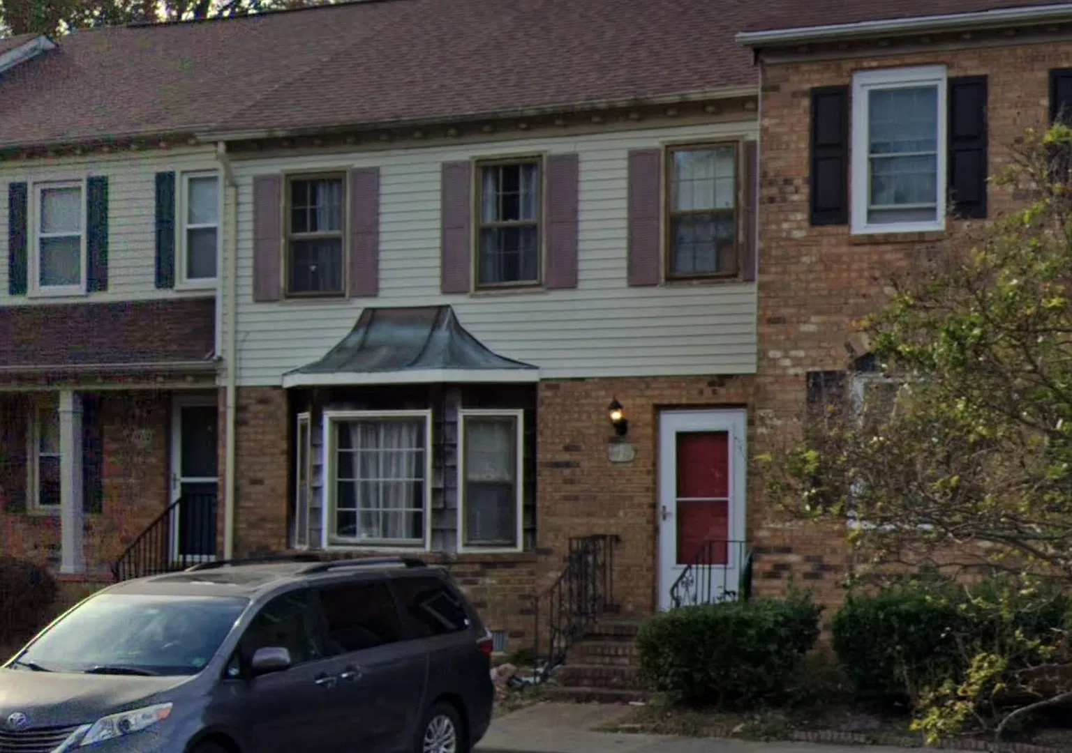 Quiet townhouse — Photo 1