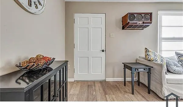 4 bed, $1,950 — Photo 1