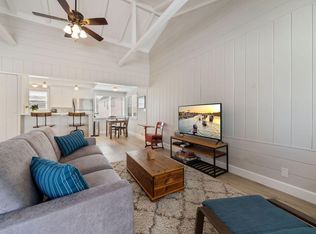 216 Agate Ave #B, Newport Beach, CA 92662