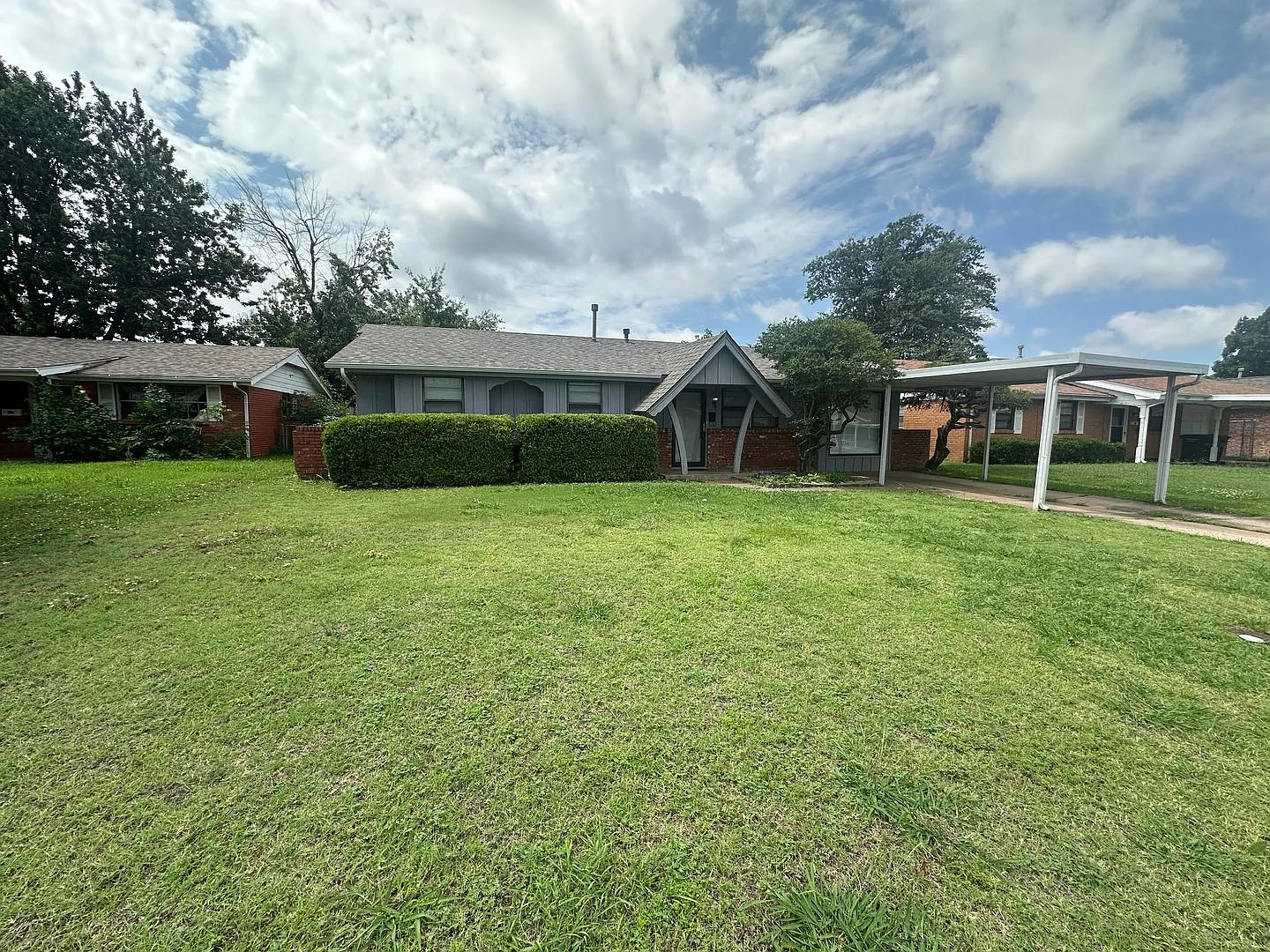 3 Bed 1.5 Bath — Photo 2