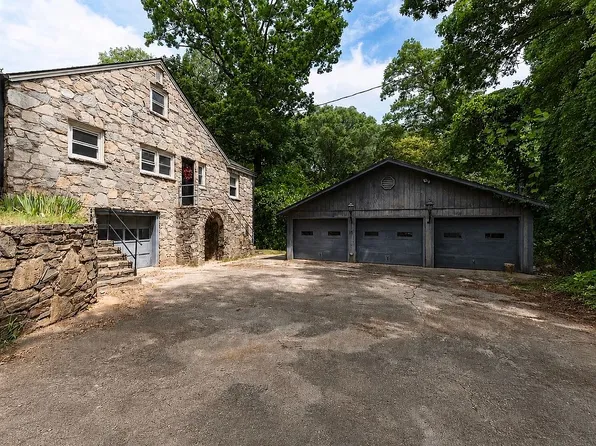 920 Sand Hill Rd, Asheville, NC 28806