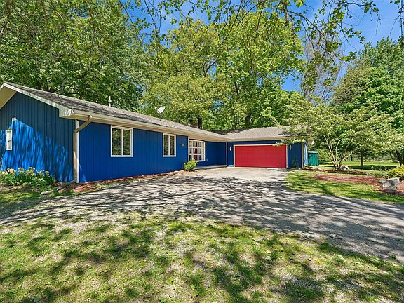 2nd image of 33845 Oak Ridge Blvd