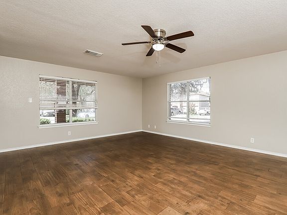 5th image of 11727 Ripplewood