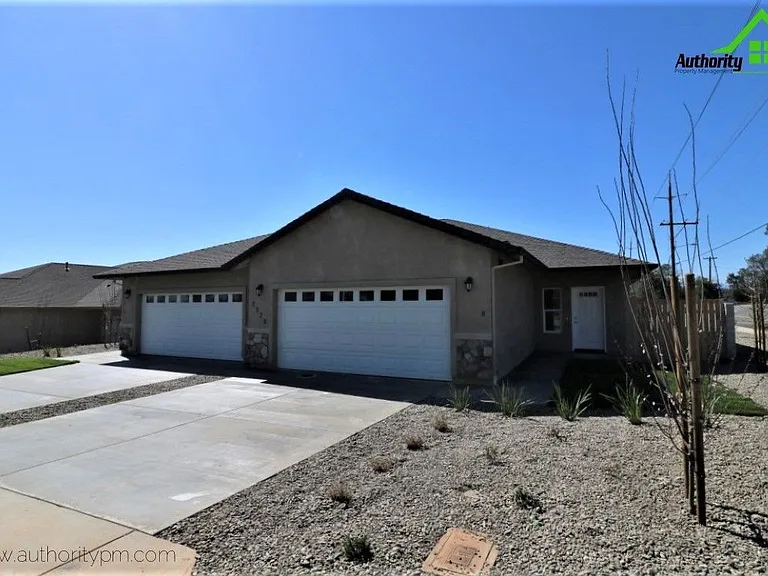 2530 Rainbow Ln #B — Photo 3