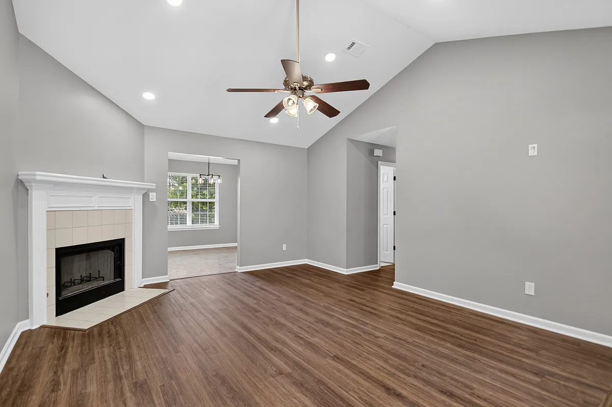 3 bed, 1414 sqft, $1,700 — Photo 4