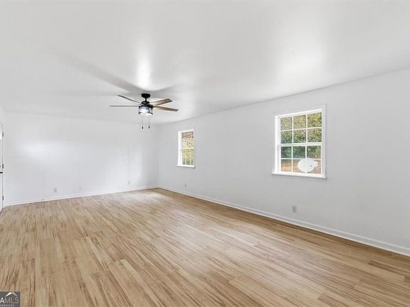 5th image of 3 Robin Hood Rd NE