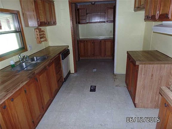 3rd image of 2613 Glen Prairie St