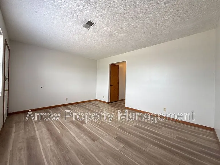 1248 S Jackson St — Photo 4