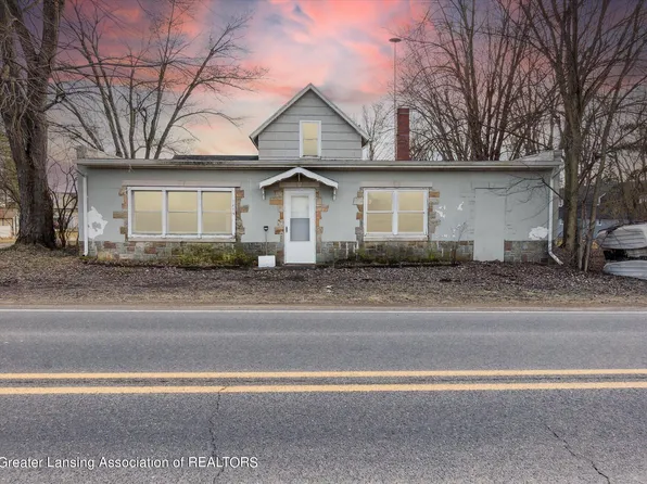 5884 E Round Lake Rd, Laingsburg, MI 48848