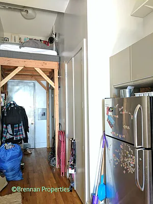 Rented by Manhattan Management LLC | media 51