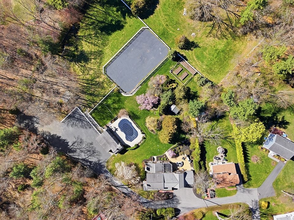 1st image of 12 Beatty Ln
