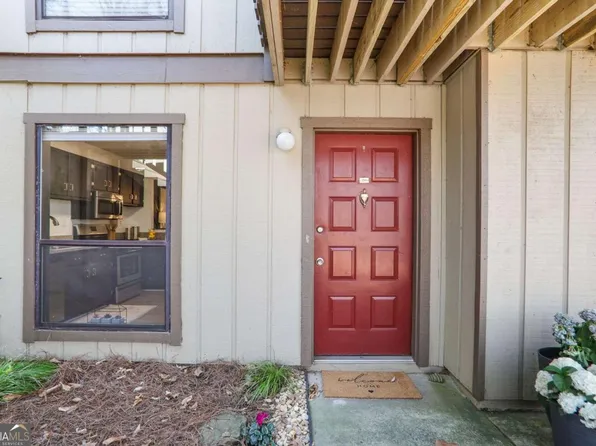 210 Woodcliff Dr, Sandy Springs, GA 30350