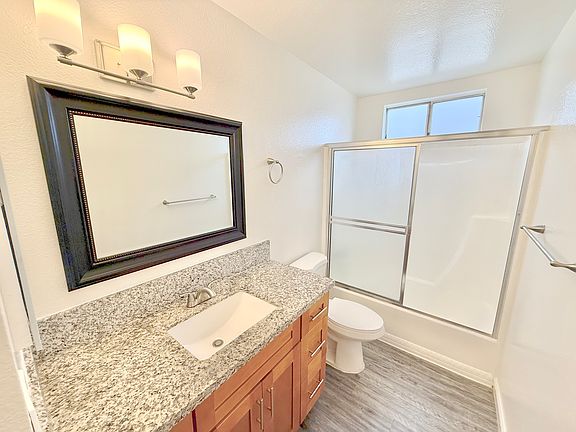 3rd image of 309 15th St APT 5