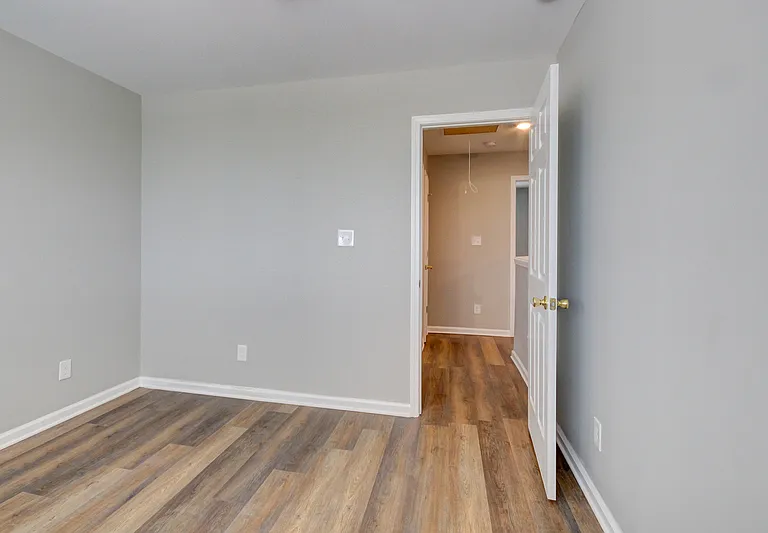 199 Seays Rd #25F — Photo 20