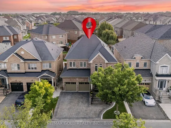 54 Orangeblossom Trl, Brampton, ON L6X 3B5