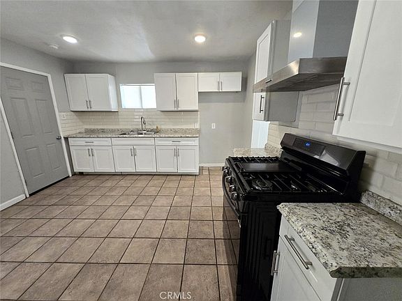 4th image of 16466 Arrow Blvd #2