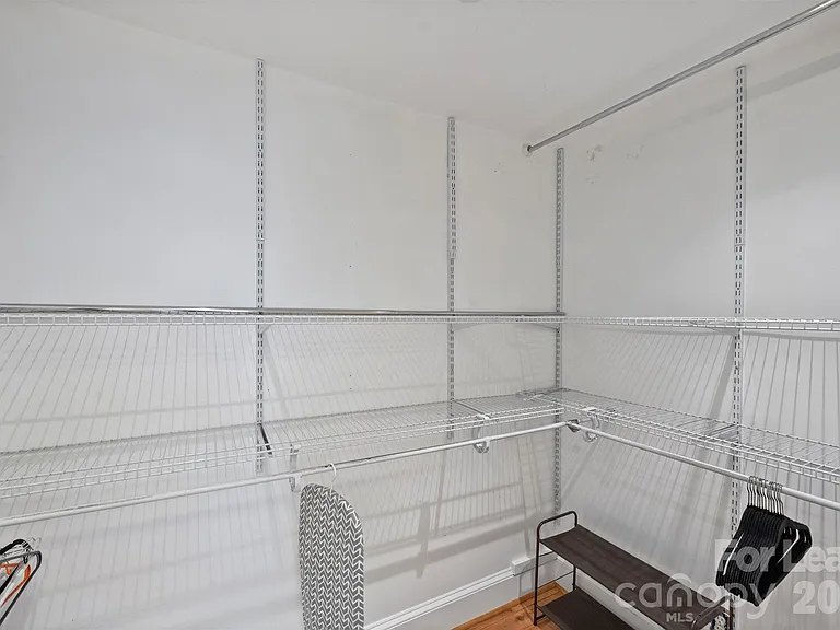 2027 Wensley Dr — Photo 11