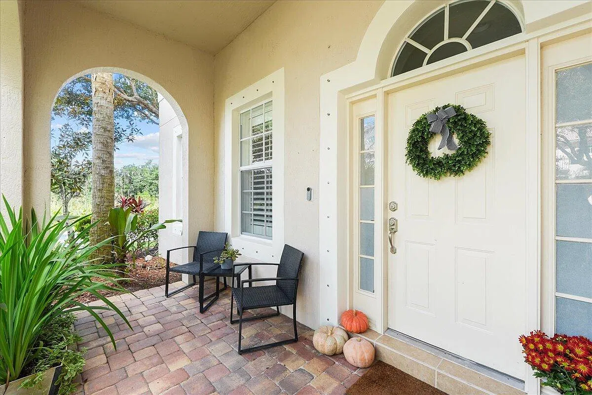 3 bed, 2.5 bath, 1728 sqft, $7,250 — Photo 3