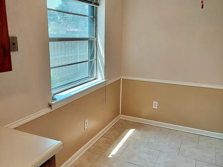 Dining area in kitchen
