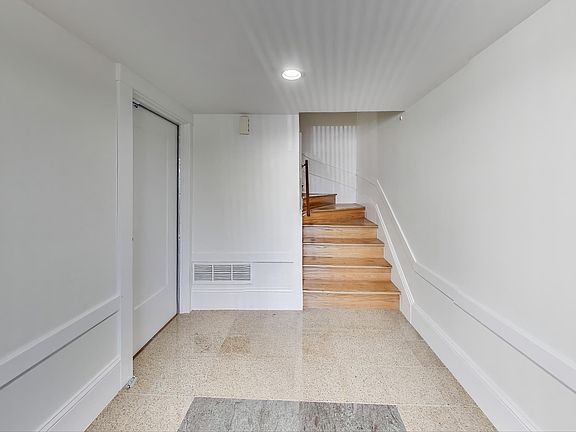4th image of 189 Hale St