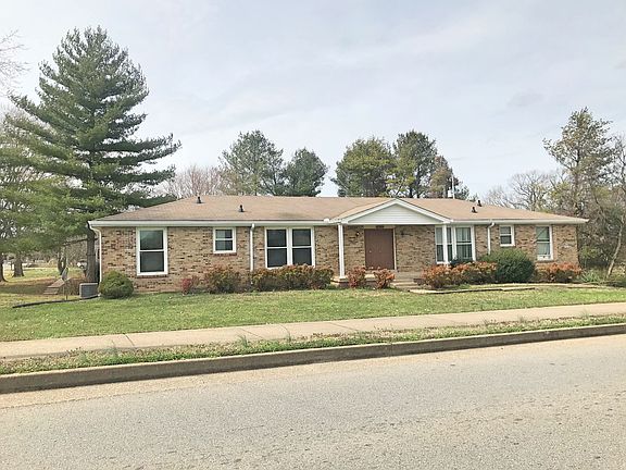 2nd image of 224 Taft Dr #D