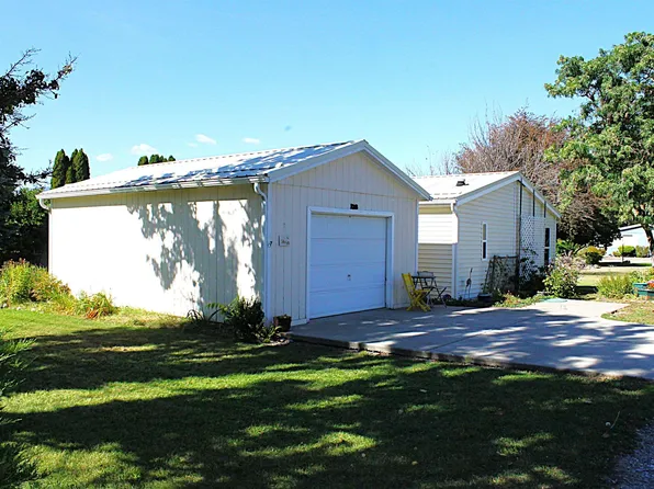 6342 Main St Trlr D3, Bonners Ferry, ID 83805