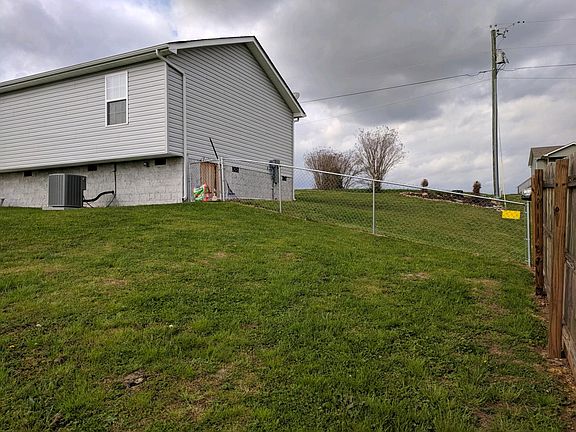 2nd image of 2426 Ella Dr SE