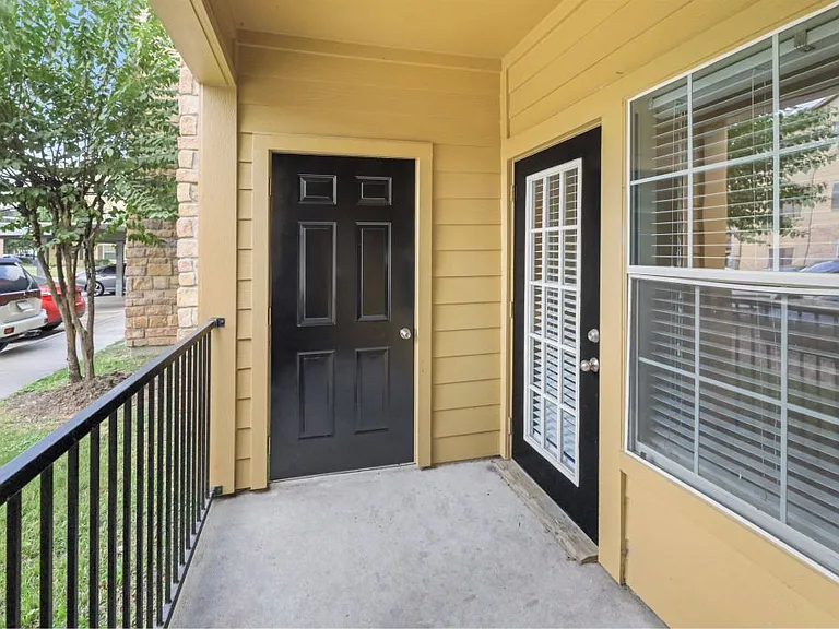 Private patio at Stonehaven Apartments in Houston, TX