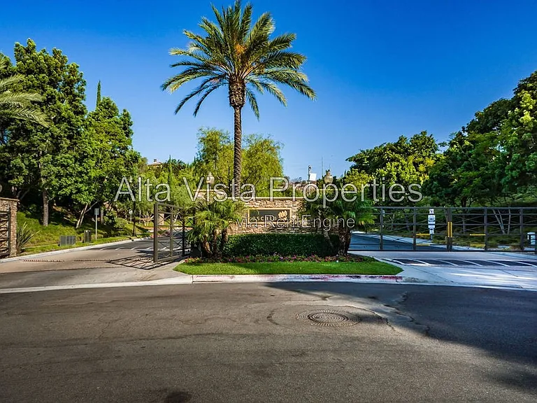 2785 Matera Ln — Photo 28