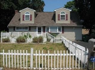 2 Hickory Ln, Wappingers Falls, NY 12590