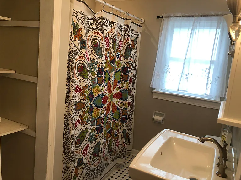 4725 Catalina St — Photo 15