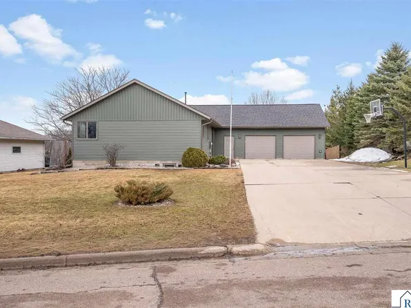 40 Winnebago Cir, Saint Clair, MN 56080