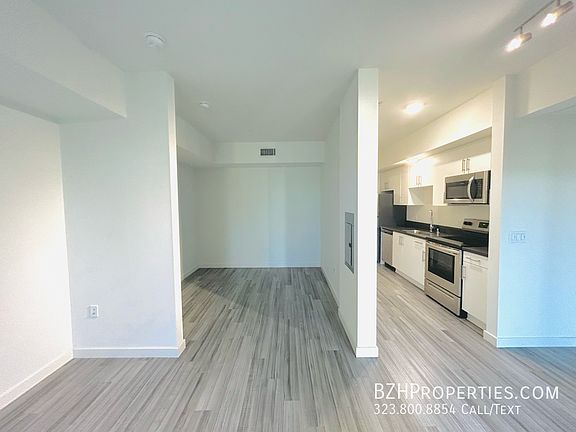 5th image of 704 N Alvarado St #406