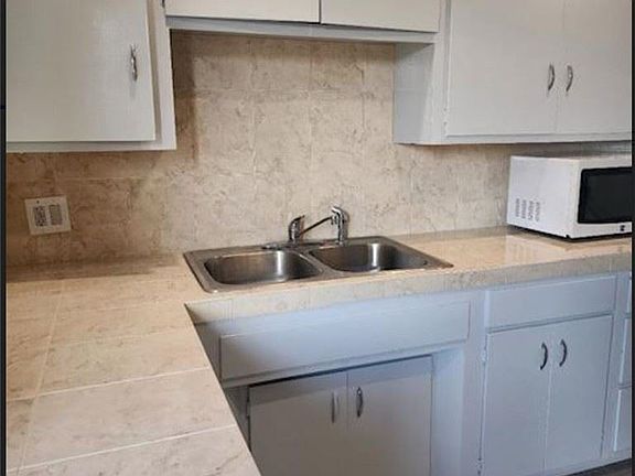 5th image of 8751 Jacmar Ave