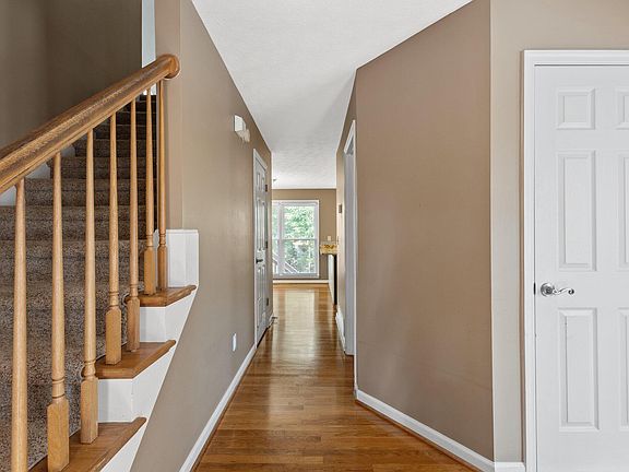5th image of 3905 English Oak Cir