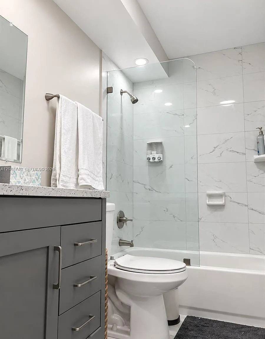 Colonial Manor West Apart — Photo 4