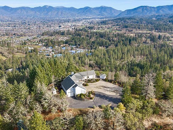 3rd image of 3601 Campus View Dr