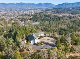 3601 Campus View Dr, Grants Pass, OR 97527