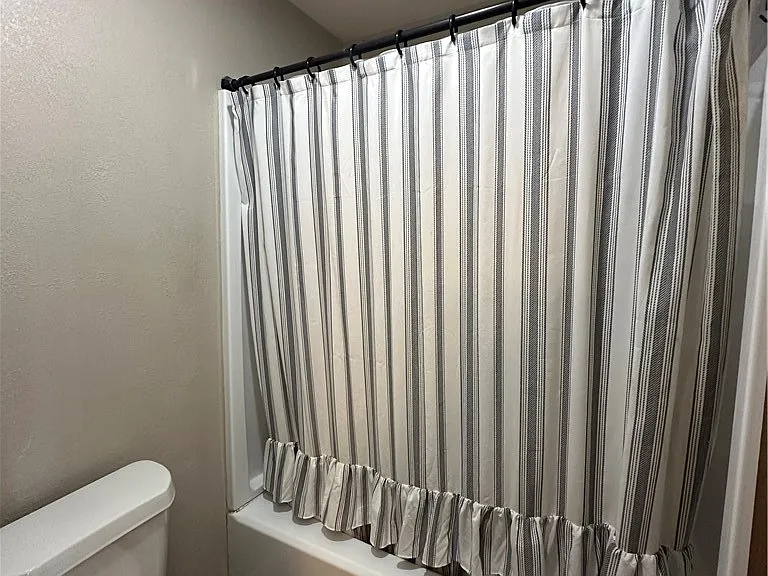2429 Woodway Dr — Photo 24