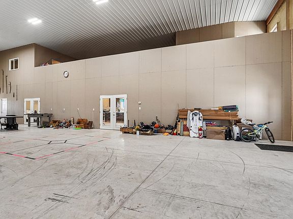 4th image of 6219 Aspen Rd