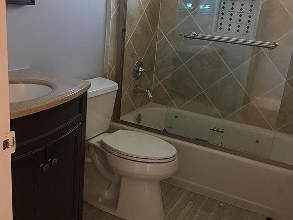 5th image of 636 La Grande Dr APT 1
