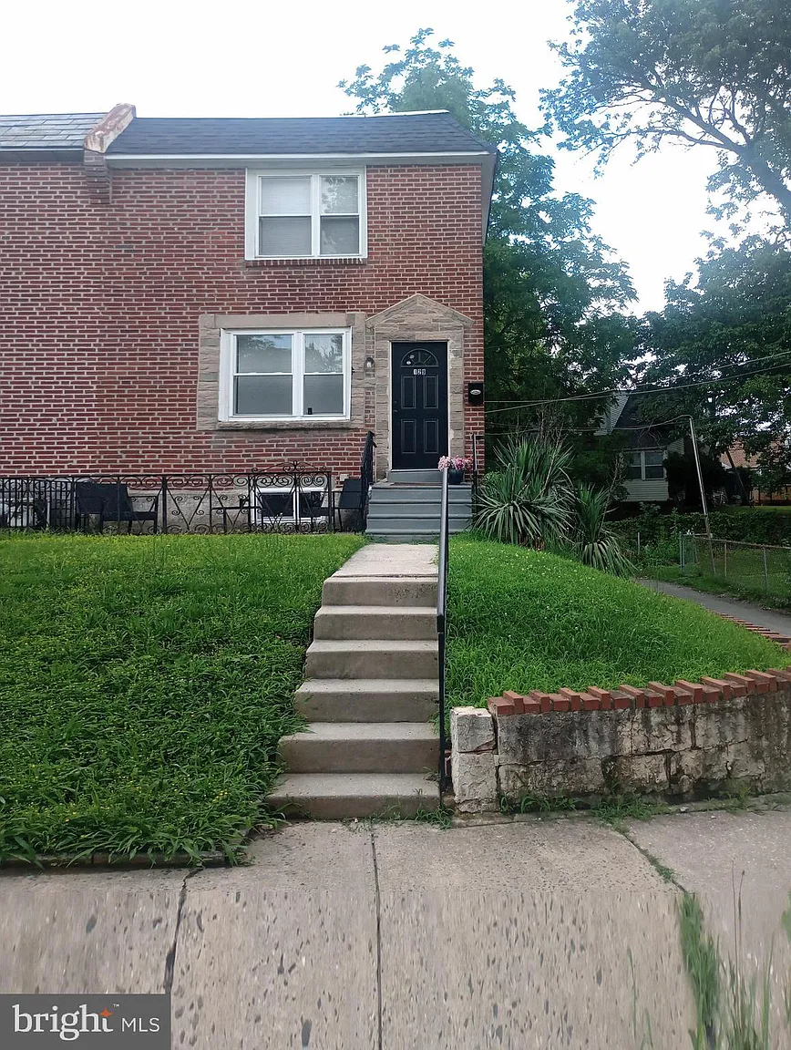129 Branford Rd photo 1