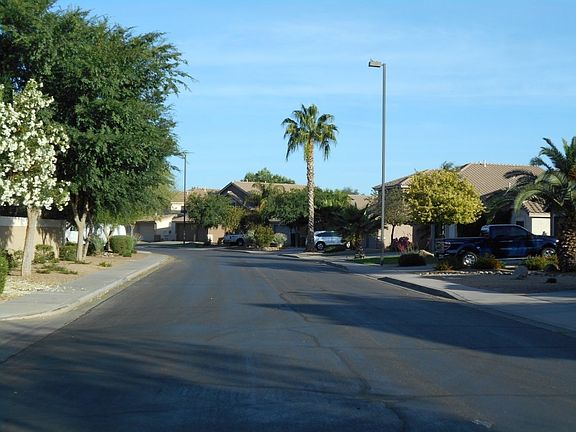 5th image of 1094 E Cathy Dr
