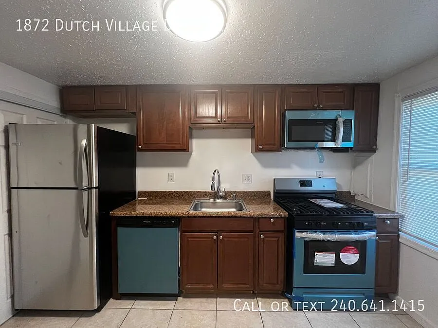 Charming 2 BR/1 BA Townhome in Hyattsville! — Photo 3