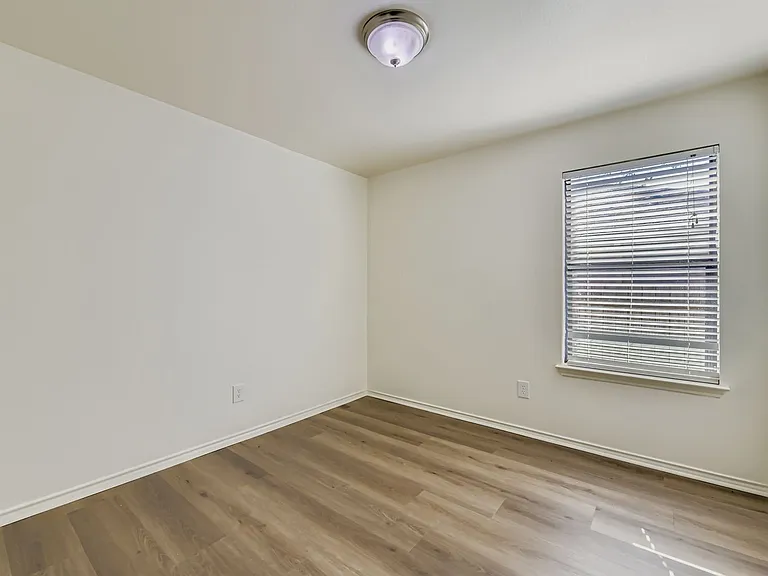 101 Bandara Woods Blvd — Photo 8