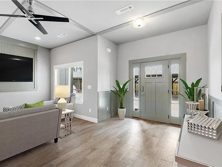 404 NW Retreat Ln — Photo 3