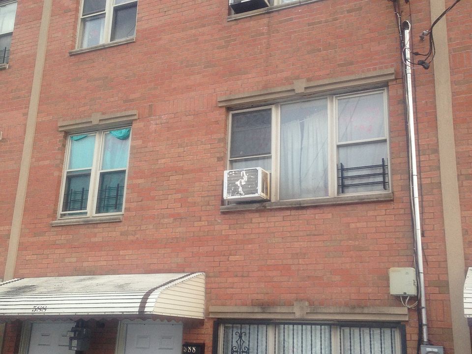 2nd image of 588 Liberty Ave