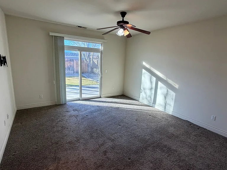 1368 Macenna Ln — Photo 4